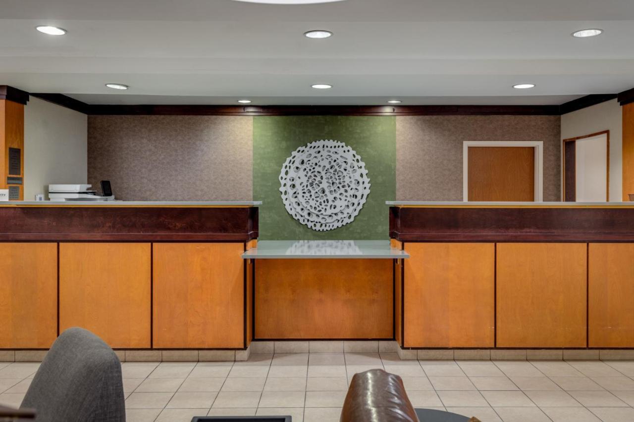 Hotel Fairfield & By Marriott