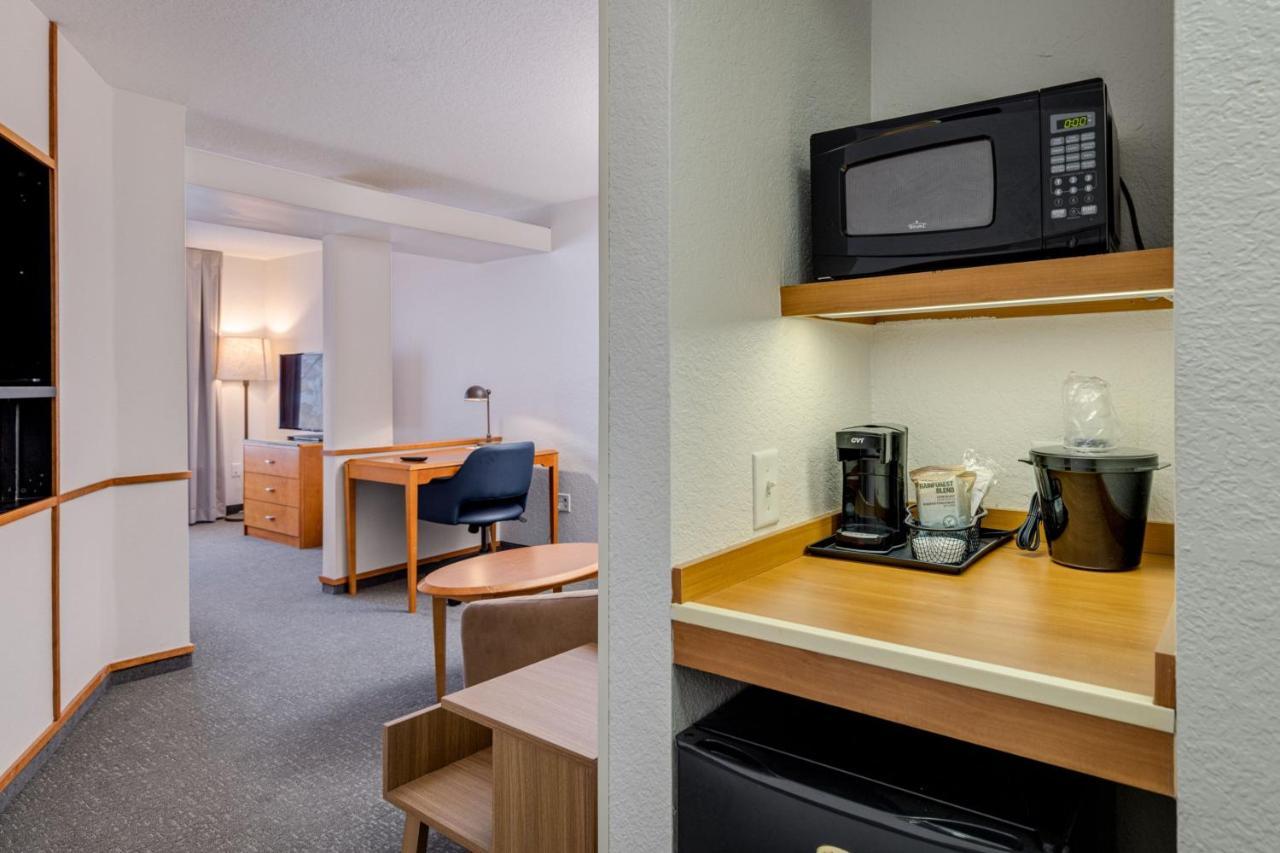 Fairfield & By Marriott Hotel 3*